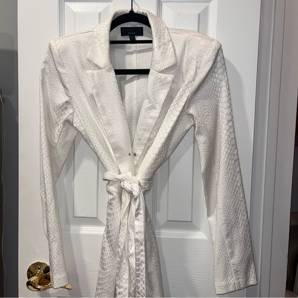 x REVOLVE Harley Romper in Ivory Michael Costello - Picture 8 of 8